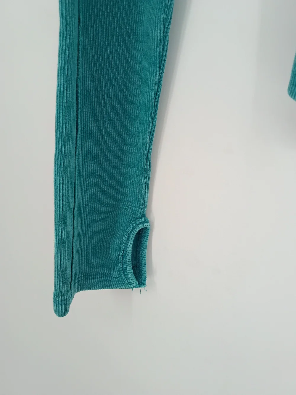 Free People Teal Ribbed Long-Sleeve Crew Top Thumbholes Scoop Back Small